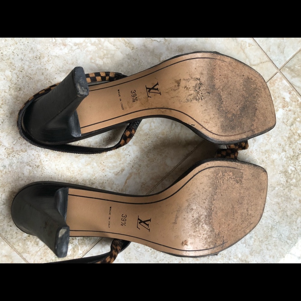 Stylish Genuine used Louis Vuitton sandals - Picture 4 of 5